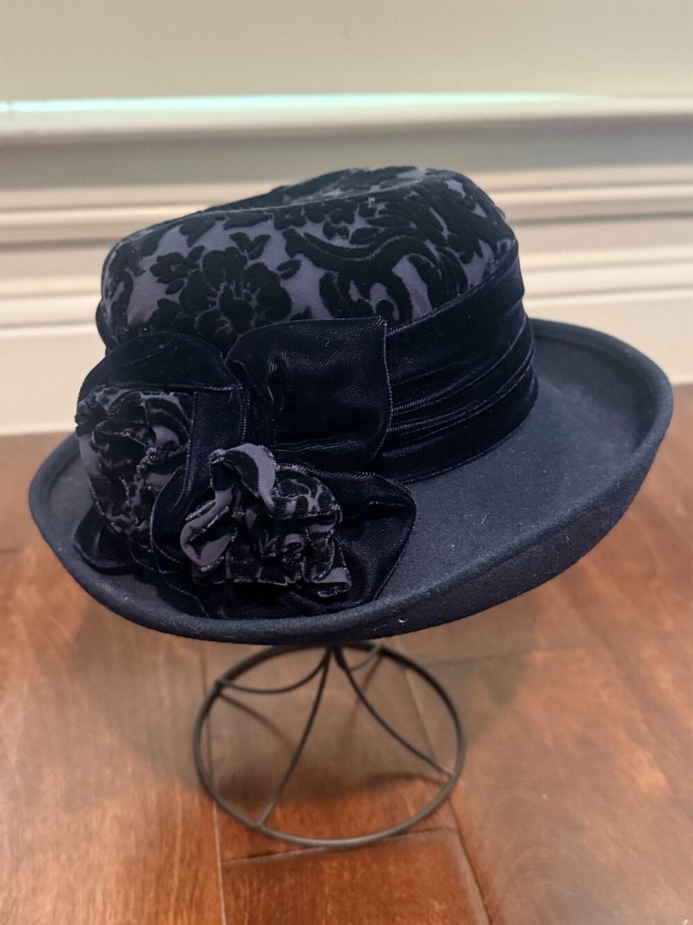 Toucan Collection New York 100% Wool Black Hat USA Vintage Velvet Trim Church